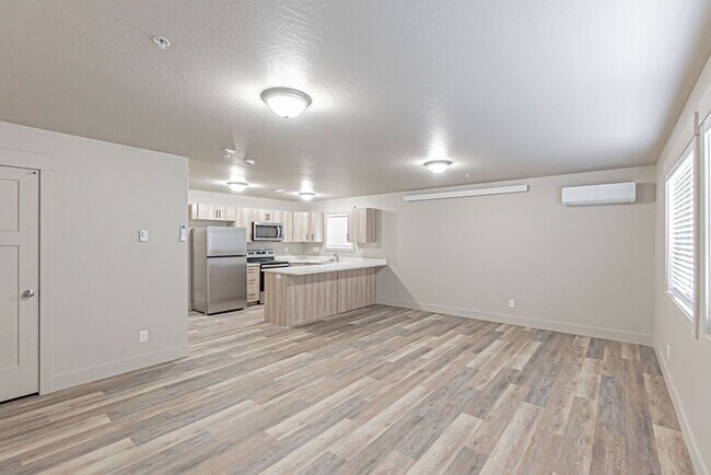 Building Photo - 6227 N Silver Fox Rd
