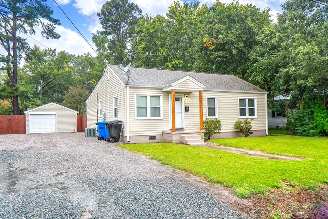 Building Photo - Gorgeous home rental in Virginia Beach!