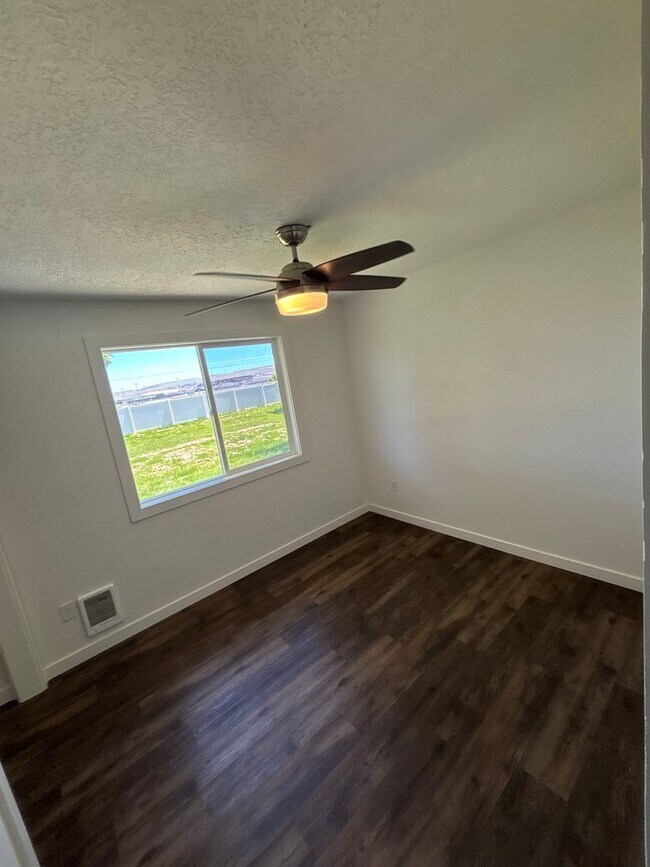 Building Photo - Charming 3 Bed, 1 Bath Home in Idaho Falls!