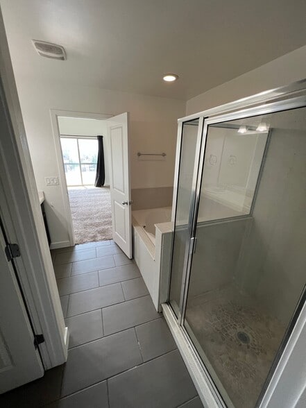 Building Photo - 7562 San Savino Way