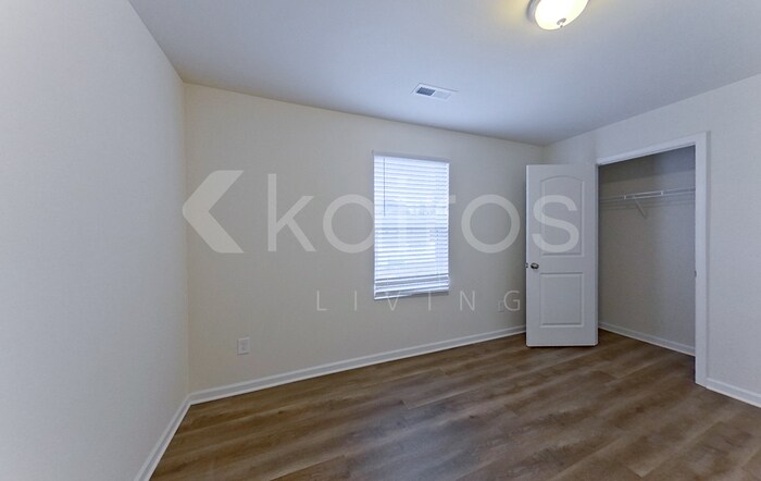Building Photo - 348 Waterfall Rd