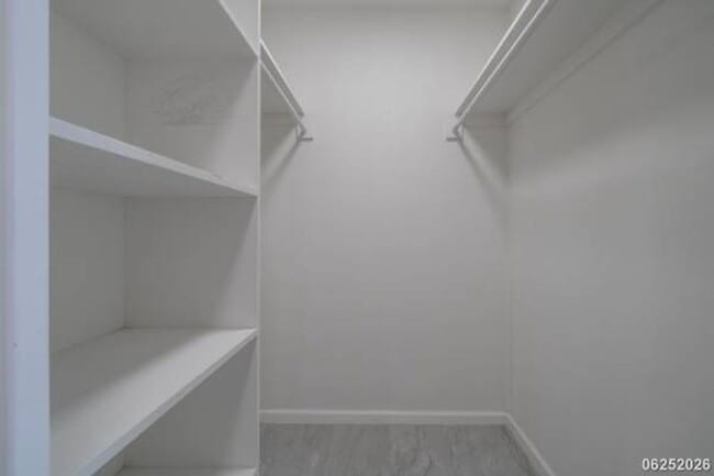 Building Photo - Fully Remodeled 1BR/1BA/1PKG Unit in Waialae Gardens (Kahala)