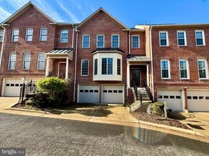 Building Photo - 118 Mosby Cir