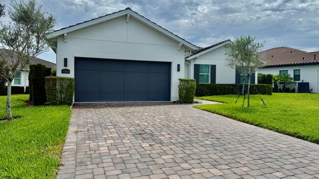 Building Photo - 7744 Sandhill Lake Dr