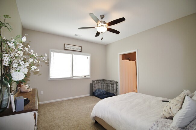 Building Photo - 4021 Scenic Crossing
