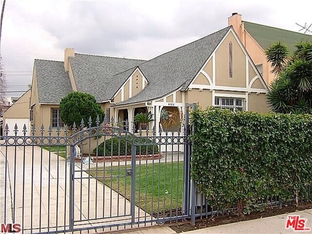 front of house - 4026 Ingraham St