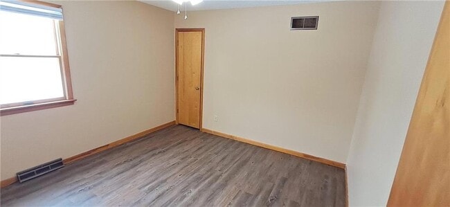 Building Photo - 801 S 5th St