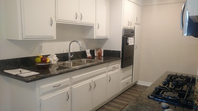 Building Photo - Monticello Apartments