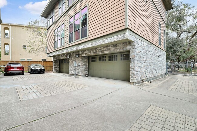 Building Photo - 1719 Welch St