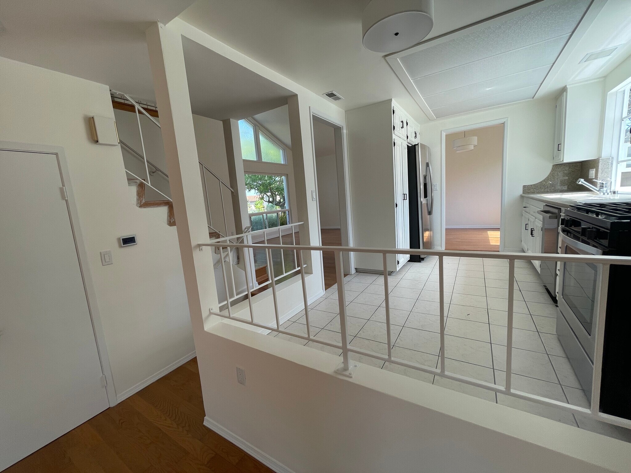 Building Photo - 1543 Calle Violetas
