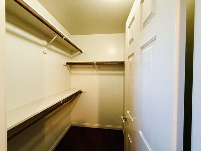 Building Photo - 1304 Torulosa Dr