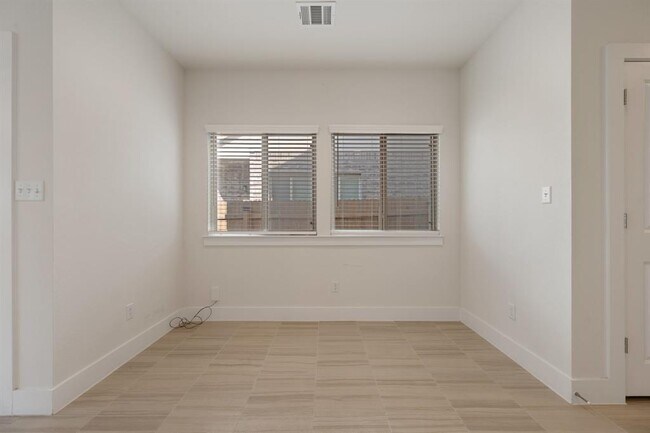Building Photo - 603 White Steppe Way