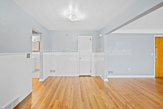 Building Photo - 5520 Bosworth Pl