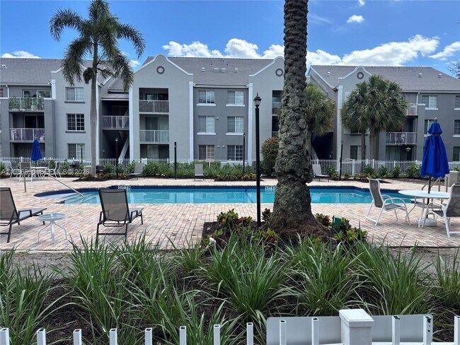 Building Photo - 655 SW 111th Way