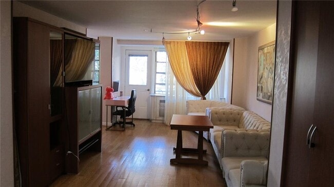 Building Photo - 35 Seacoast Terrace