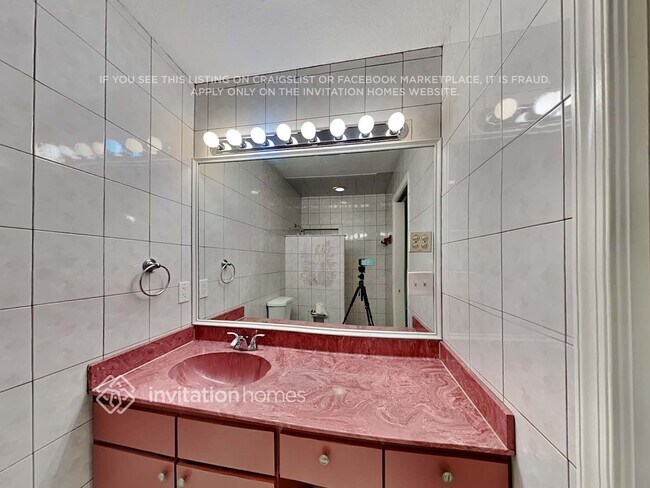 Building Photo - 147 Heron Pkwy