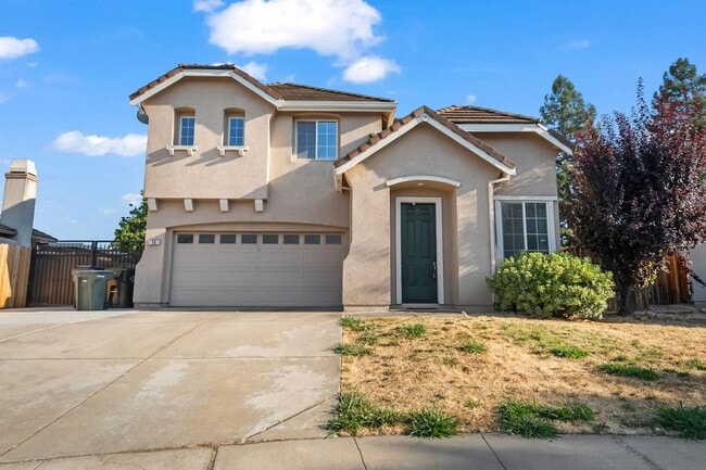 Building Photo - Spacious 4 Bedroom, 2.5 Bath Home in Sacra...