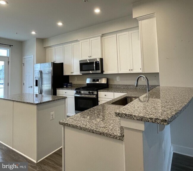 Building Photo - 6415 Ballenger Run Blvd