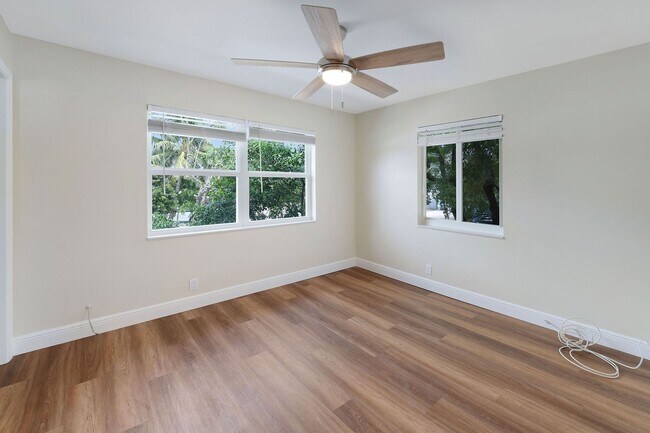 Building Photo - Newly Renovated spacious one bedroom one b...