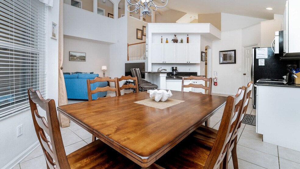 Building Photo - 8136 Sun Palm Dr