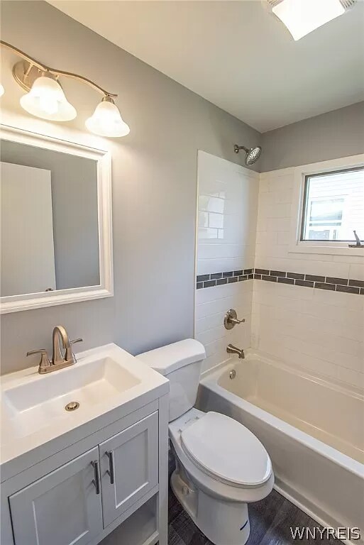 Building Photo - 222 Dupont Ave