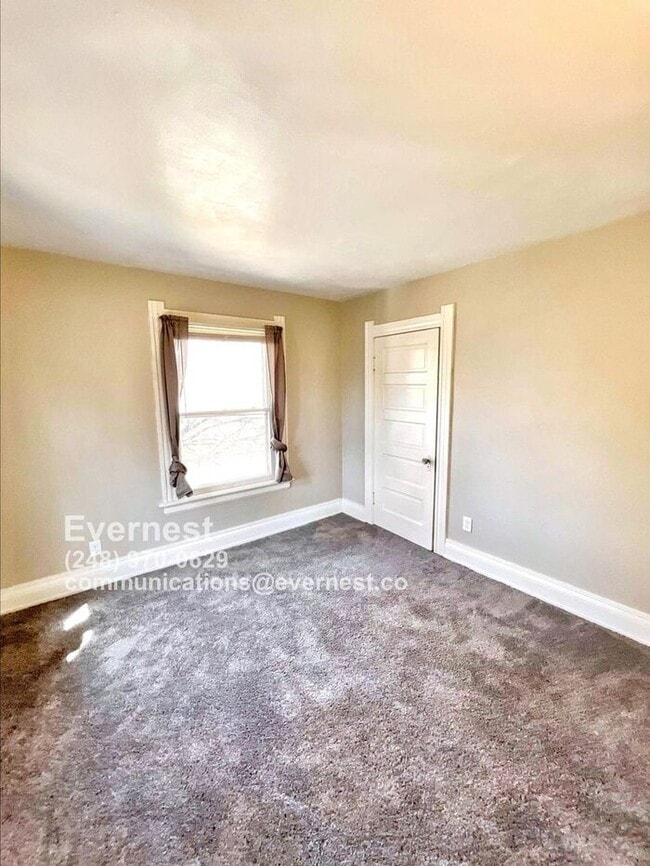 Building Photo - Charming 3-Bedroom Home Near St. Vincent’s...