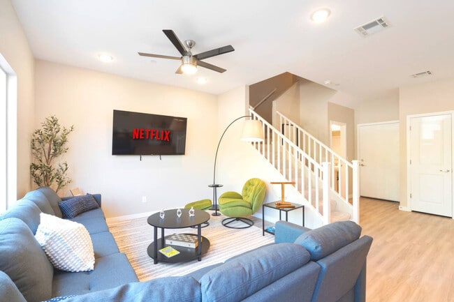 Building Photo - 16601 N Parkview Pl