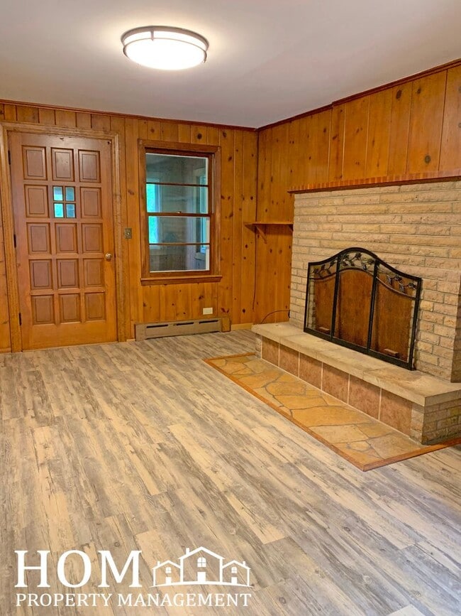 Building Photo - 4br/2ba Country House Available 7/1