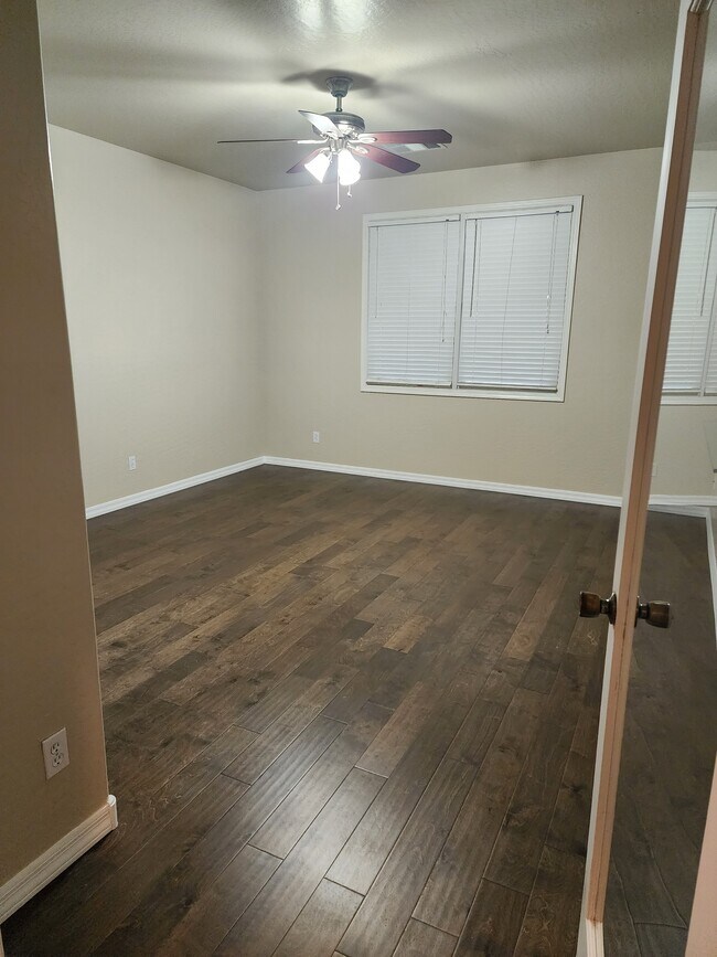 Building Photo - 15125 W Yucatan Dr