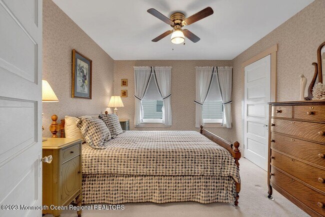 Building Photo - 683 Main Ave