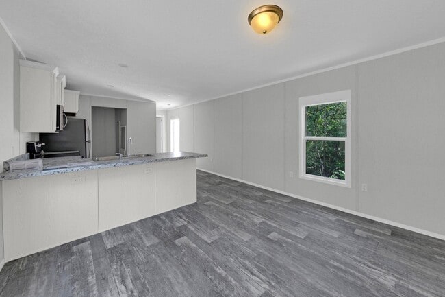 Building Photo - SPECTACULAR PRICE CALL TODAY TO RESERVE!