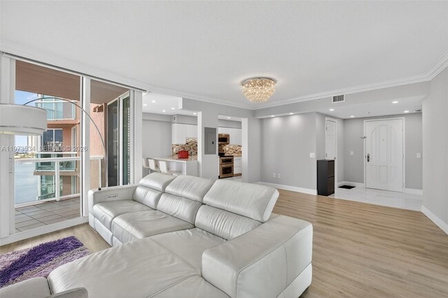 Building Photo - 3370 Hidden Bay Dr