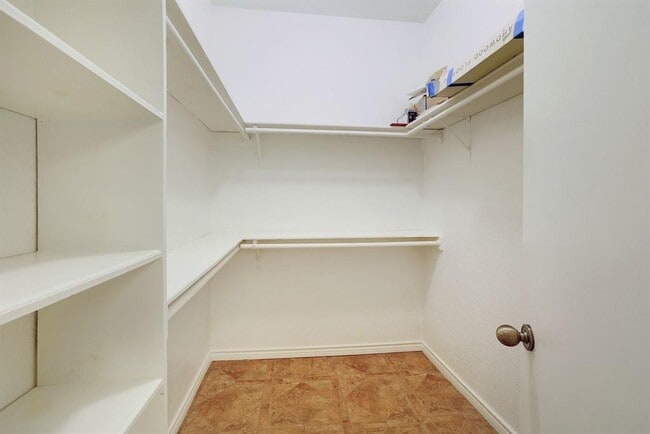 Building Photo - 8200 Neely Dr