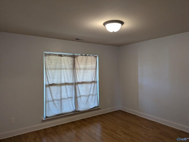Building Photo - 102 Acacia Trail Dr
