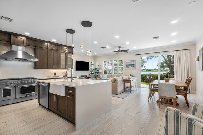 Building Photo - 550 Tomahawk Ct