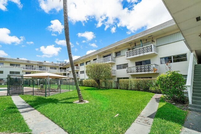 Primary Photo - 4200 NW 3rd Ct