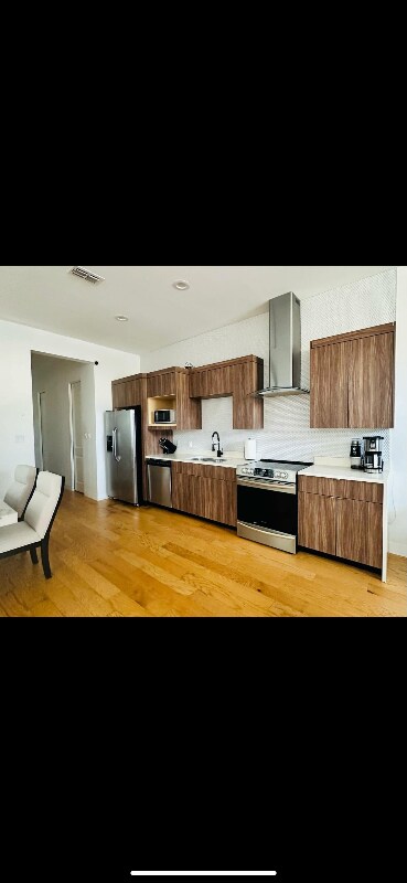 Building Photo - 913 Lucia Dr