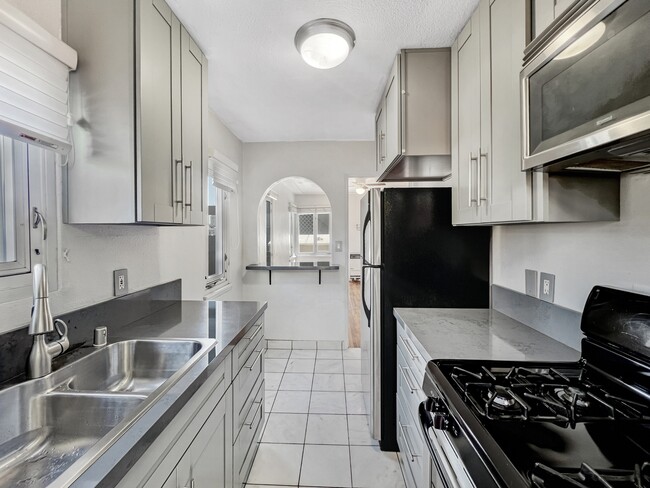 Building Photo - 436 Fir St