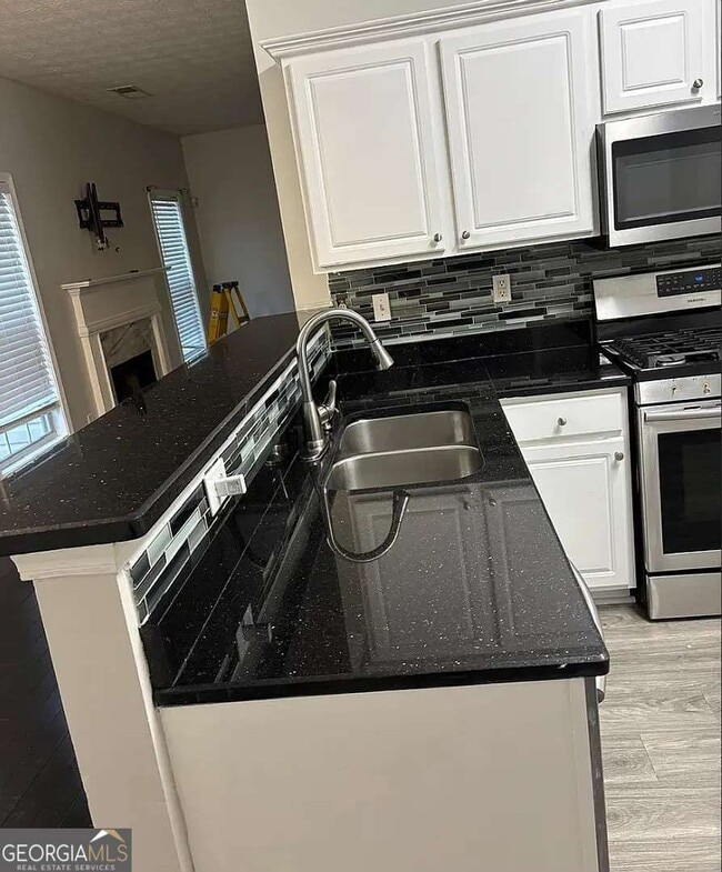 Building Photo - 235 Circle Rd