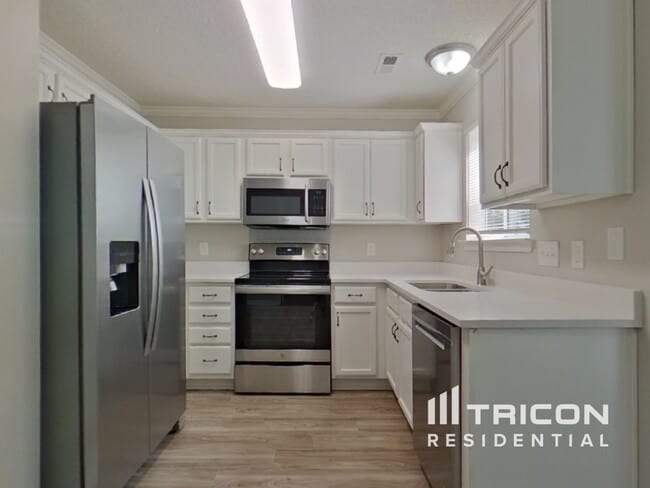 Building Photo - 149 Lantana Dr