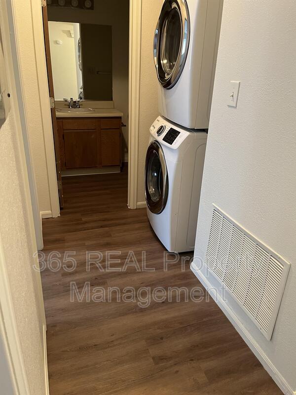 Building Photo - 3625 Centennial Cir