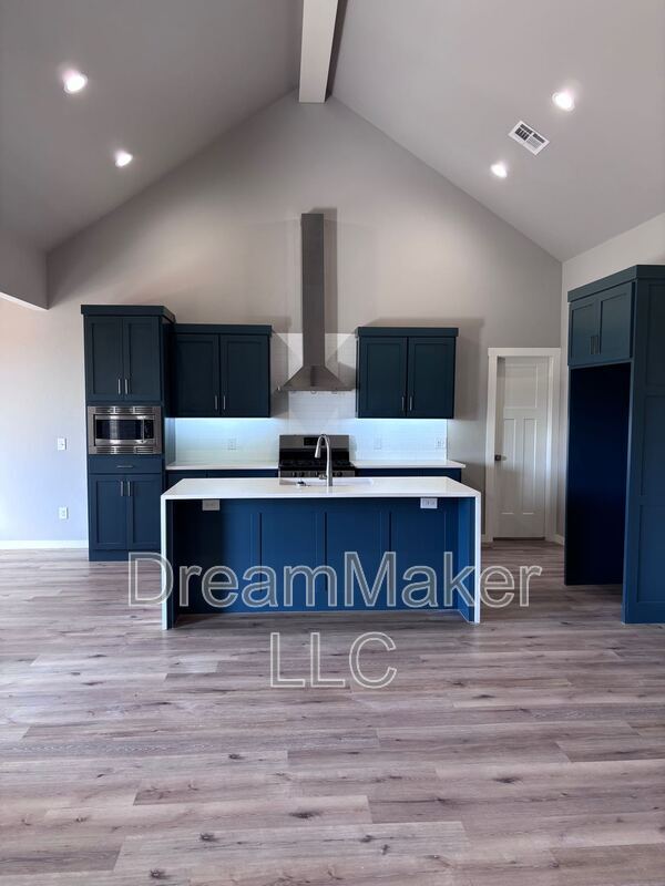 Building Photo - 3102 SE 34th St