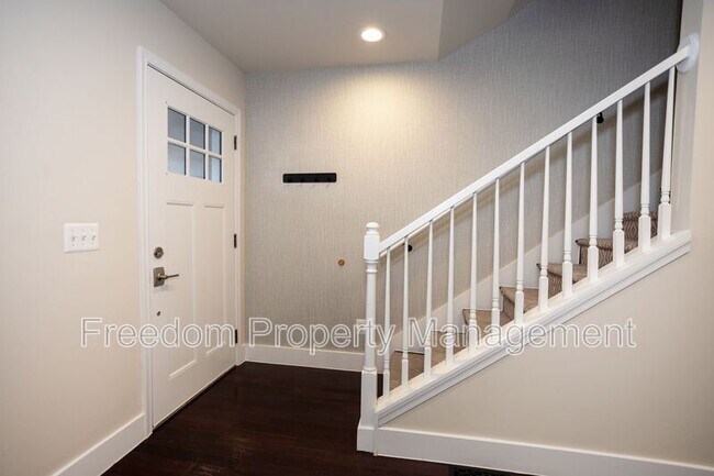 Building Photo - 102 Lynhaven Dr