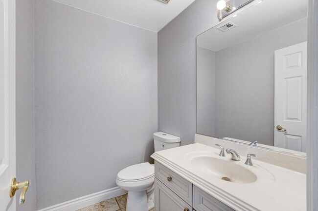 Building Photo - MASSIVE 5 BEDROOM, 2 STORY HOME IN DESIRABLE RHODES RANCH GOLF COURSE COMMUNITY!