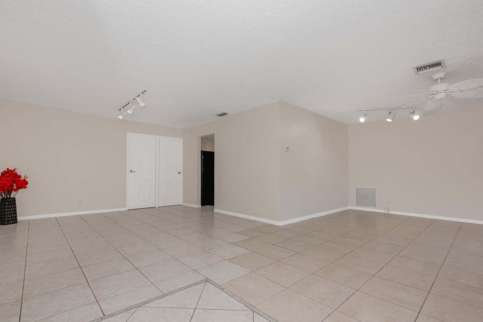 Building Photo - 2831 NW 51st Ter
