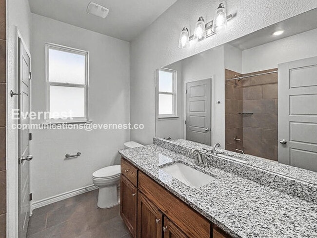 Building Photo - 702 Freedom Cir