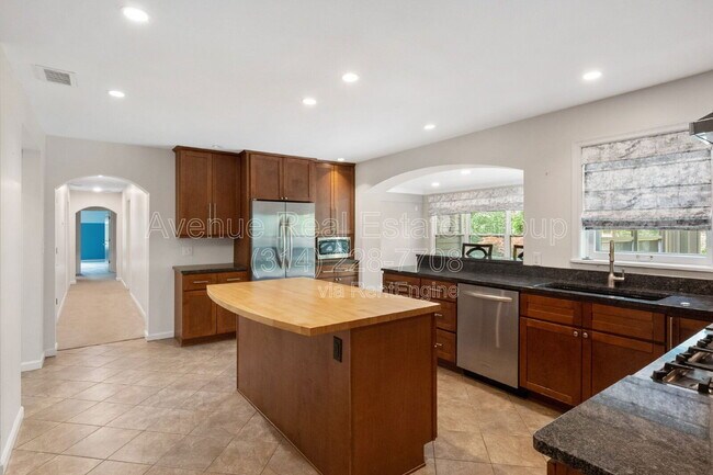 Building Photo - 101 Graybridge Rd