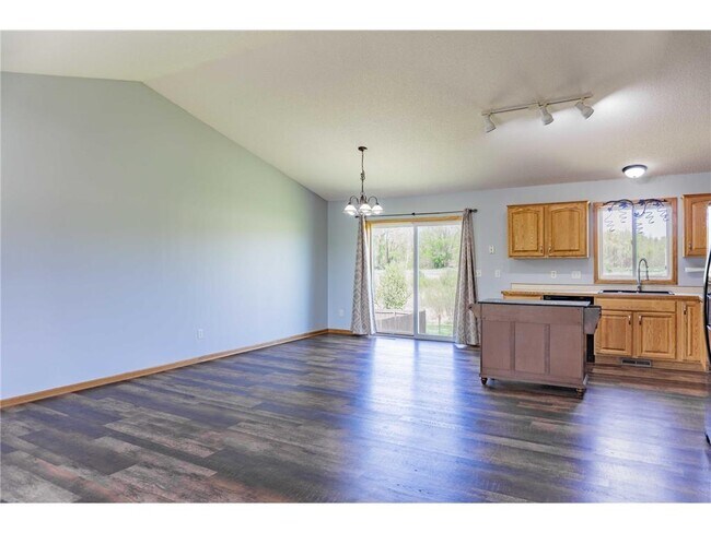 Building Photo - 2112 Blake Ave