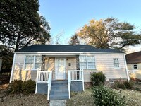 Building Photo - Cute and Cozy 2 Bedroom 1 Bath