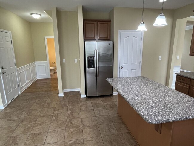 Building Photo - Spacious 4 Bed + Bonus Room Home in Concord